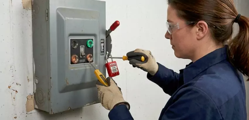 Ceiling Electrical Box Replacement in Arlington