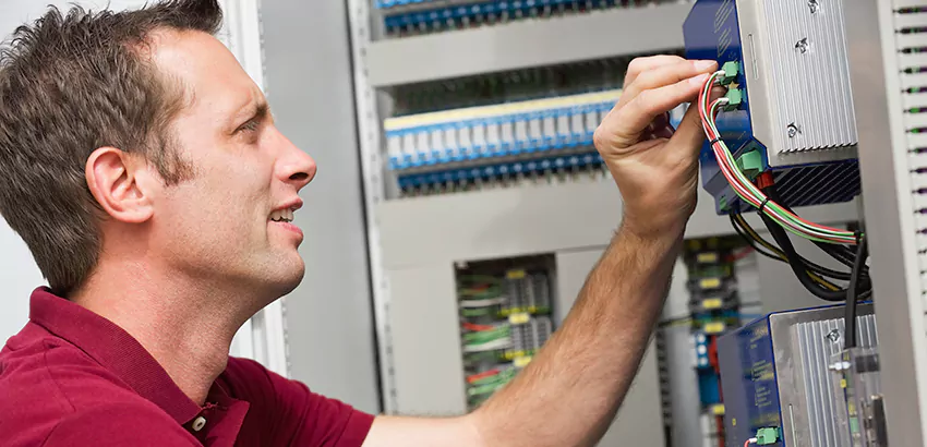 Offshore and Petroleum Facility Electrician in Arlington